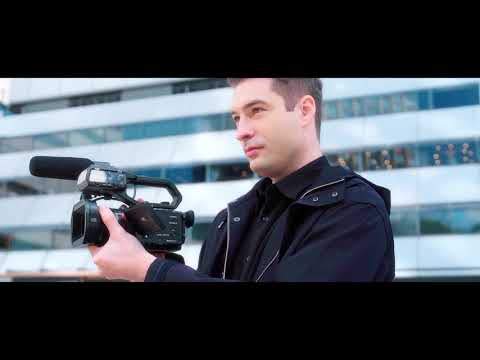 Panasonic HC-X1500E 4K Camcorder (4K Video, Kamera mit Gesichtserkennung, LEICA Objektiv, 25mm Weitwinkel, 24x optischer Zoom, Profi-Videokamera)