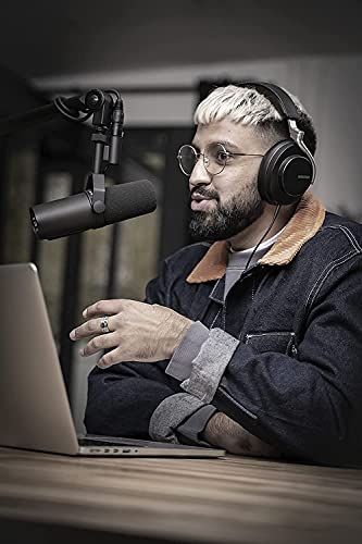 Shure SM7B Dynamisches Gesangsmikrofon für Rundfunk, Podcast und Aufnahmen, XLR-Studiomikrofon für Musik und Sprache, breiter Frequenzbereich, Warmer und weicher Klang - Schwarz