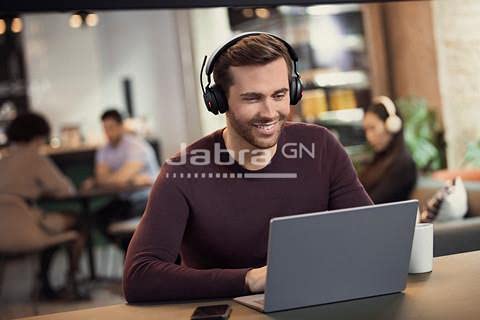 Jabra Evolve2 65 Wireless Headset – Noise Cancelling Microsoft Teams Zertifizierte Stereo Kopfhörer mit Langer Akkulaufzeit – USB-A Bluetooth Adapter – Schwarz