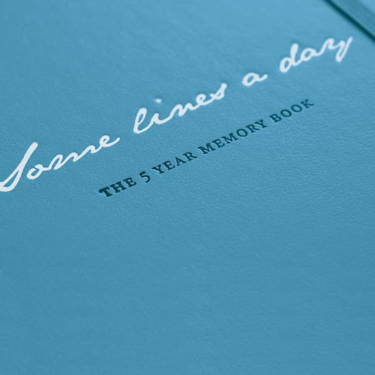 LEUCHTTURM1917 368169 Some lines a day, 5-Jahres-Buch Medium (A5), Port Red