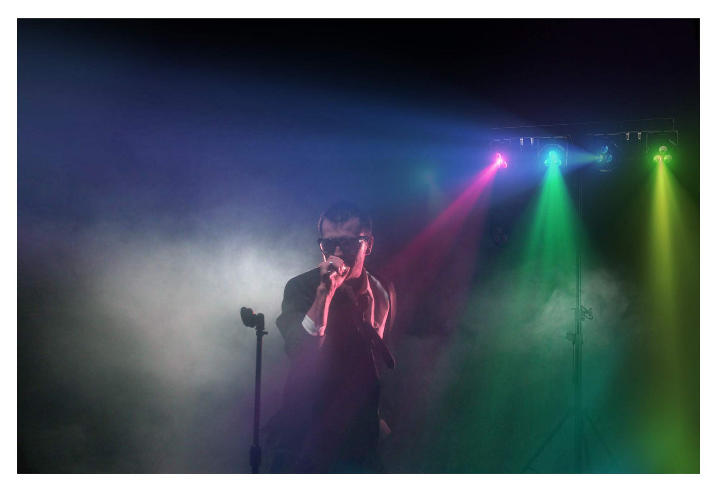 Showlite LB-427 LED RGB Lichtanlage - vier PAR-Spots mit je 3 St. 9W LEDs - steuerbar via DMX 512, Wireless-Fußpedal oder manuell, inkl. Transporttasche und Fußfernsteuerung