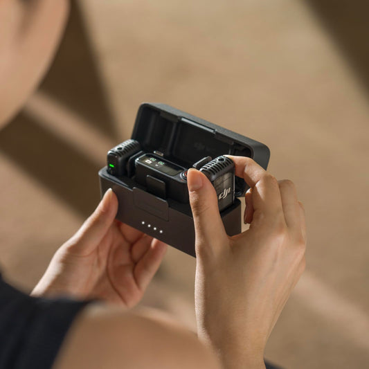 DJI Mic 2, lavalier mikrofon wireless, Rauschunterdrückung, 48kHz Interne 32-Bit-Float-Aufnahme, 250 m Reichweite, 18 Std. Akku mit Ladecase, Mikrofon für Kamera/Handy, Vlog, Streaming