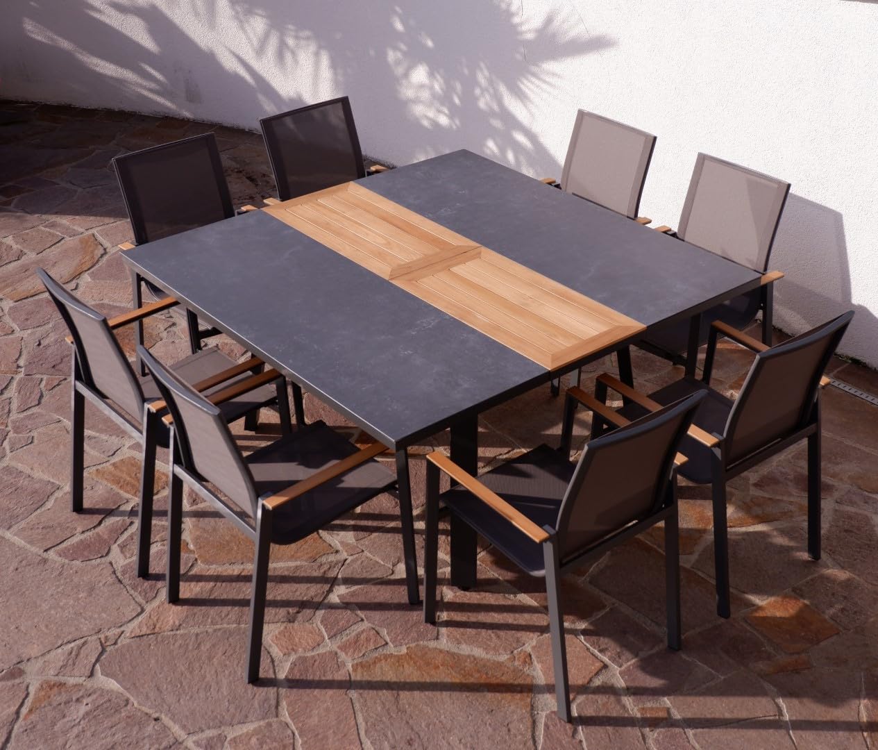 ALEOS. Gartengarnitur Gartenset Aluminium Teak Set mit quadratischem Ausziehtisch 150x110cm auf 150cm ausziehbar + 8 Stapelstühle anthrazit Trinidad