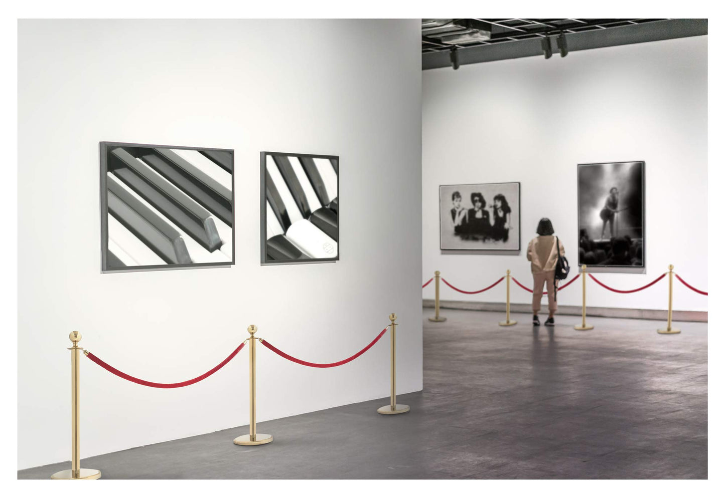 Stagecaptain PLS-150 Deluxe 4.2-150G Absperrständer Personenleitsystem - 4 Edelstahl-Stative und 2 rote Seile mit 1,5m Länge - Für Konzerte, Ausstellungen, Hotels, Kinos u.v.m. - gold