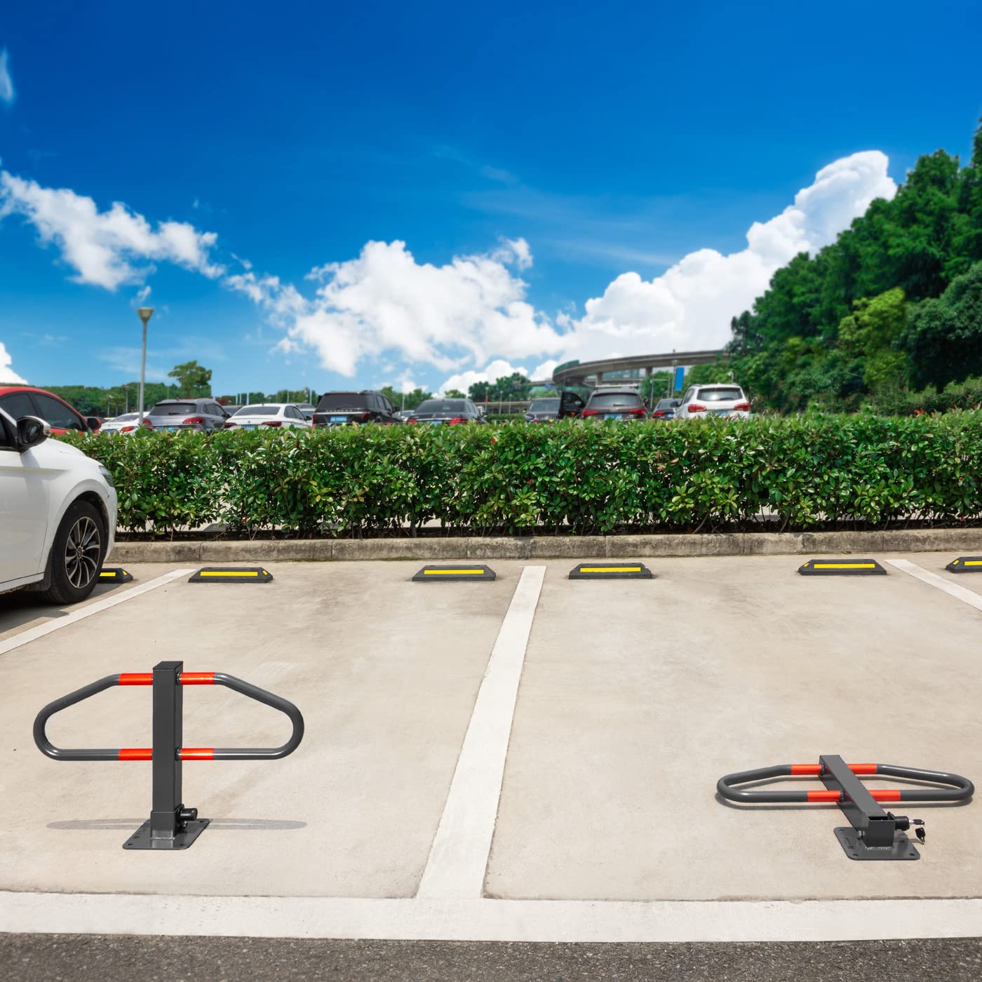 MONZANA® Parkplatzsperre 2 Schlüssel klappbar integriertes Schloss Stahl Robust Parkpfosten Parkplatzbügel Sperrpfosten