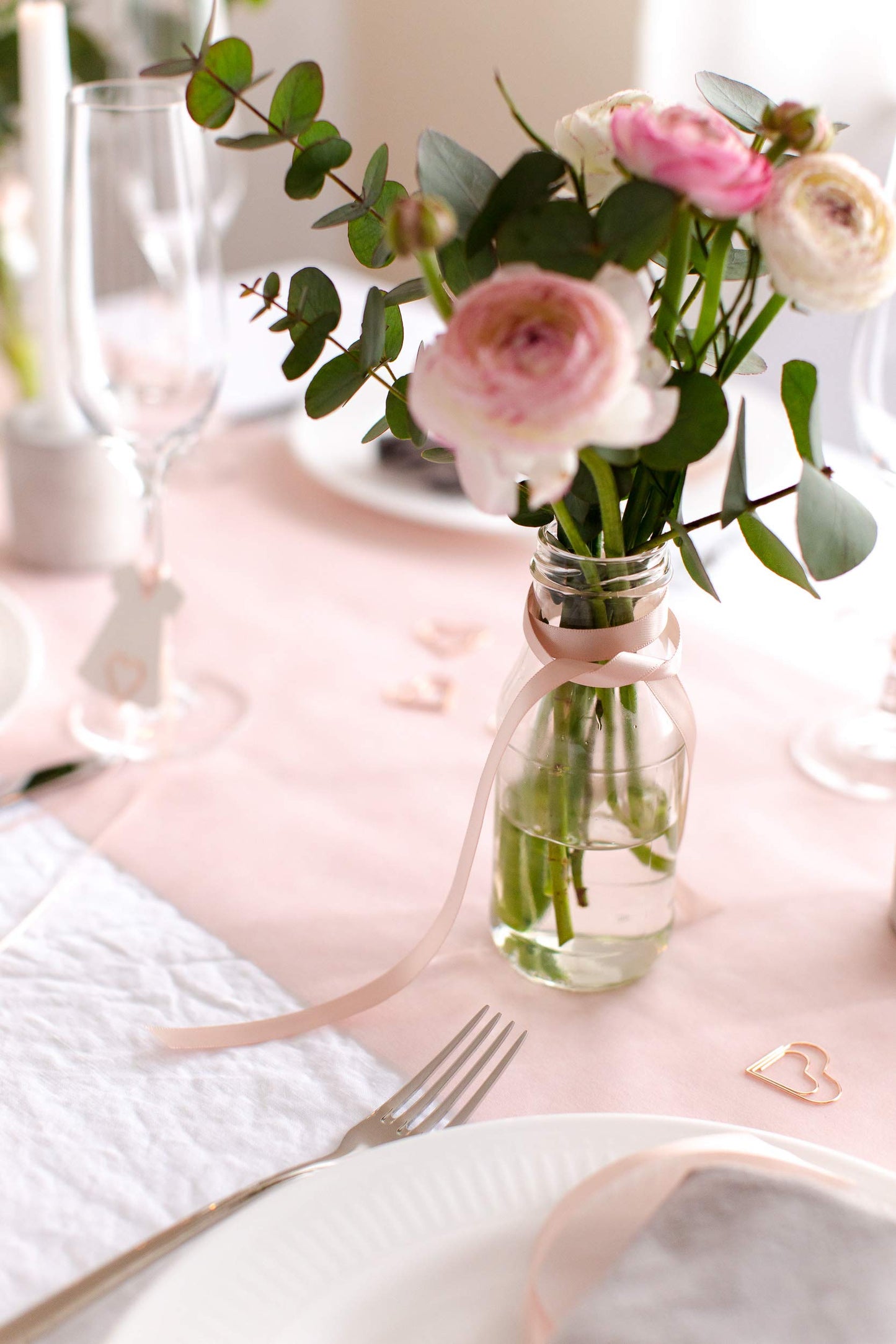 100% Mosel Satinband, in Blush Rosé (10 mm x 25 m), matt glänzendes Geschenkband, edles Schleifenband zum Dekorieren & Basteln, zum Einpacken besonderer Geschenke, für Hochzeiten, Taufen, uvm.