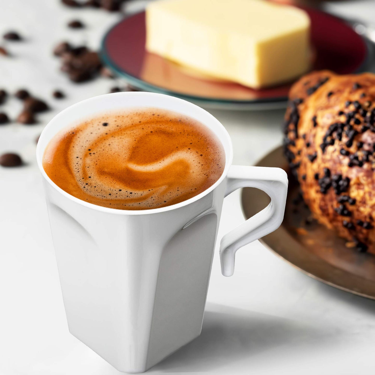 MATANA 50 Weiße Hartplastik Kaffeebecher, 255ml - Kaffee, Tee, Schokolade, Heiße & Kalte Getränke - Stabil & Mehrweg - Camping, Hochzeiten, Picknick, Grillabende, Outdoor-Events, Partys