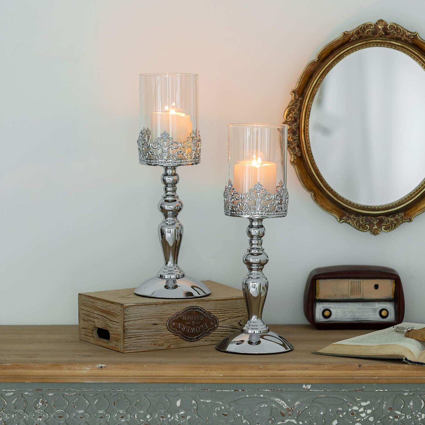 NUPTIO 2 Stück Silber Säule Kerzenhalter mit Glas, Hurricane Kerzenhalter, 32cm Hoch Kerzenlichthalter für Hochzeitstag Einweihungsfeier Weihnachtsfeier Tisch Kamin Mantel Mittelstücke