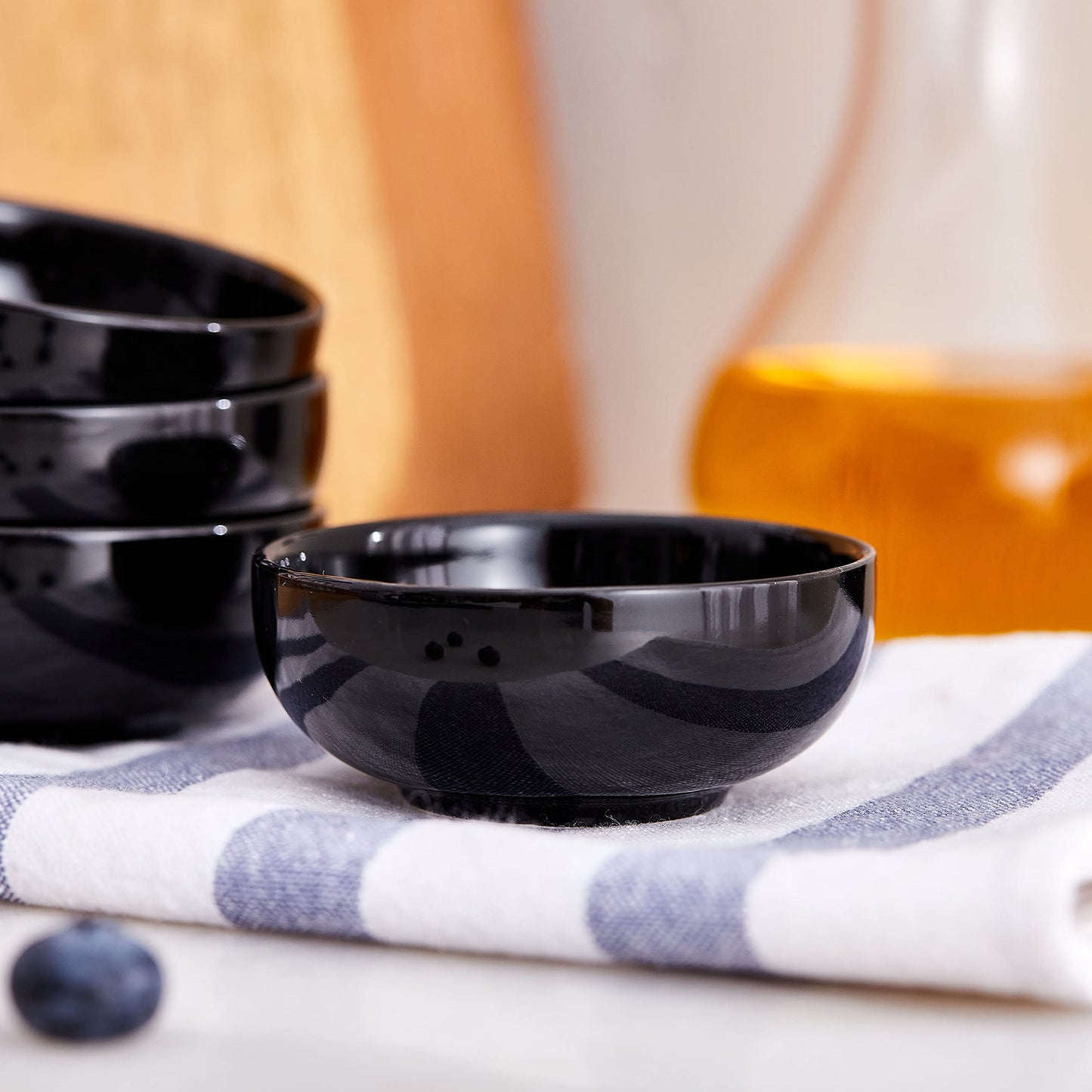 Swuut Keramik Saucenschälchen,60 ml Dipschalen Dip Sojasauce, Mini-Sushi Schüssel Set,Kleine Dipp-Soja-Schalen Rund, 6 Stück (Schwarz)