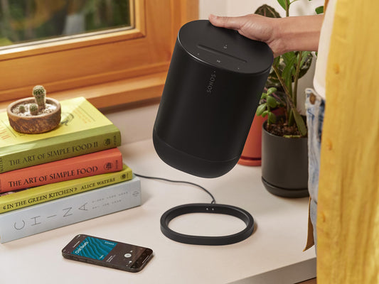 Sonos Move 2 | Tragbarer WLAN Speaker mit WLAN, Bluetooth, kompatibel mit Amazon Alexa, mindestens 24 Stunden Akkulaufzeit und kabelloser Ladestation - Schwarz