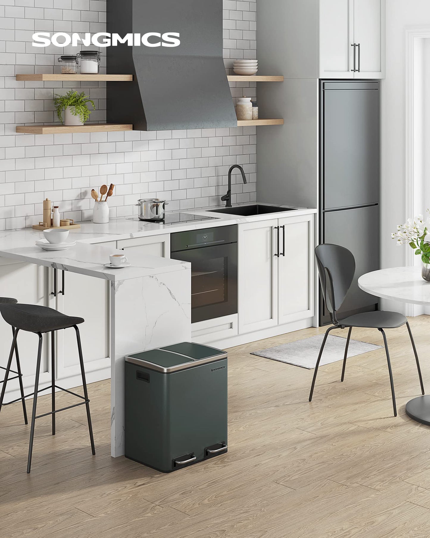 SONGMICS Mülleimer Küche, 2 x 15 Liter, Mülltrennsystem 2 Fächer, inklusive 15 Müllbeutel, Abfalleimer, Treteimer, recycelbare Abfälle, Biomüll, Softclose-Deckel, grüngrau LTB30GS