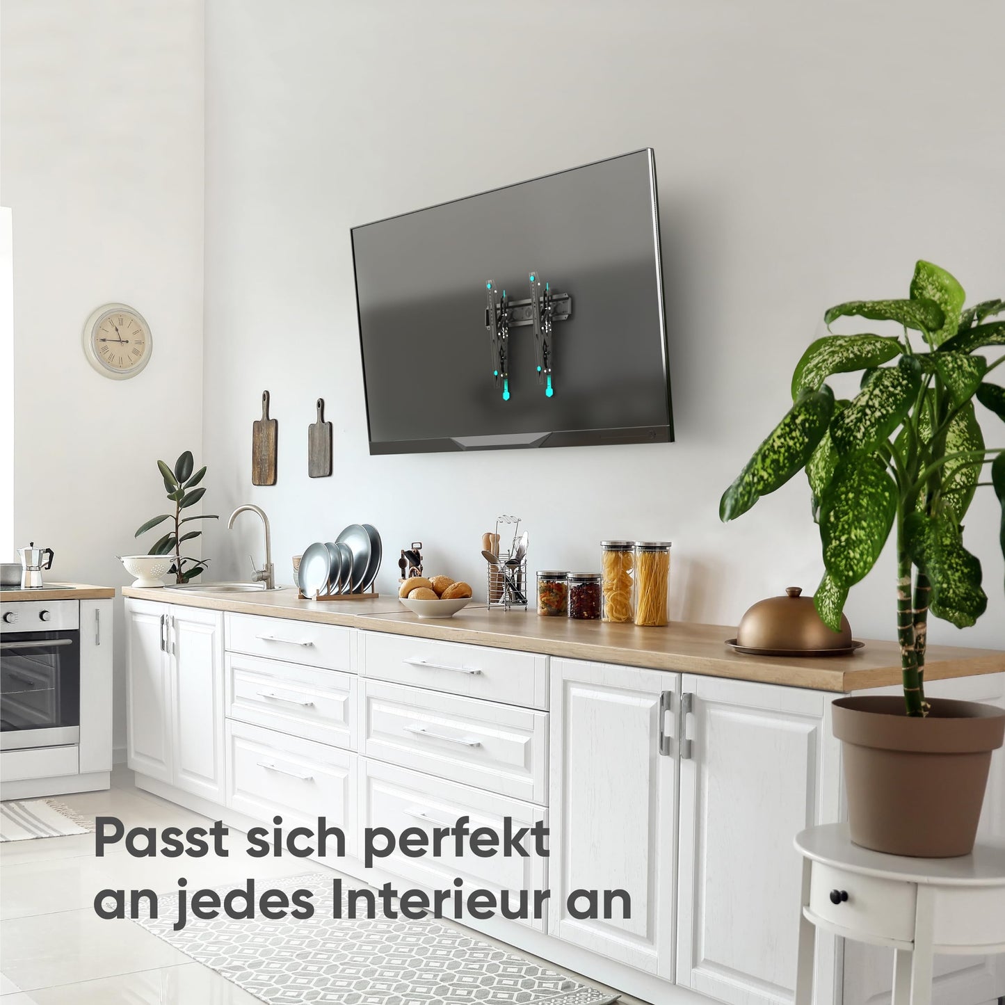 ONKRON TV Wandhalterung neigbar für 32-70 Zoll TVs bis zu 60 kg, Ultra Slim TV Wandhalterung Flach max 400x400 VESA TV Halterung Fernseher/Universal Fernsehhalterung Wand neigbar Schwarz TM5-B