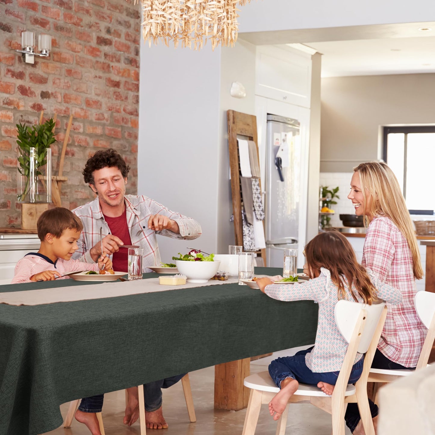 Deconovo Tischdecke Abwaschbar Wasserabweisende Tischdecken Tischwäsche Lotuseffekt Tischtuch Leinenoptik, 130x130 cm, Grau, 1 Stück