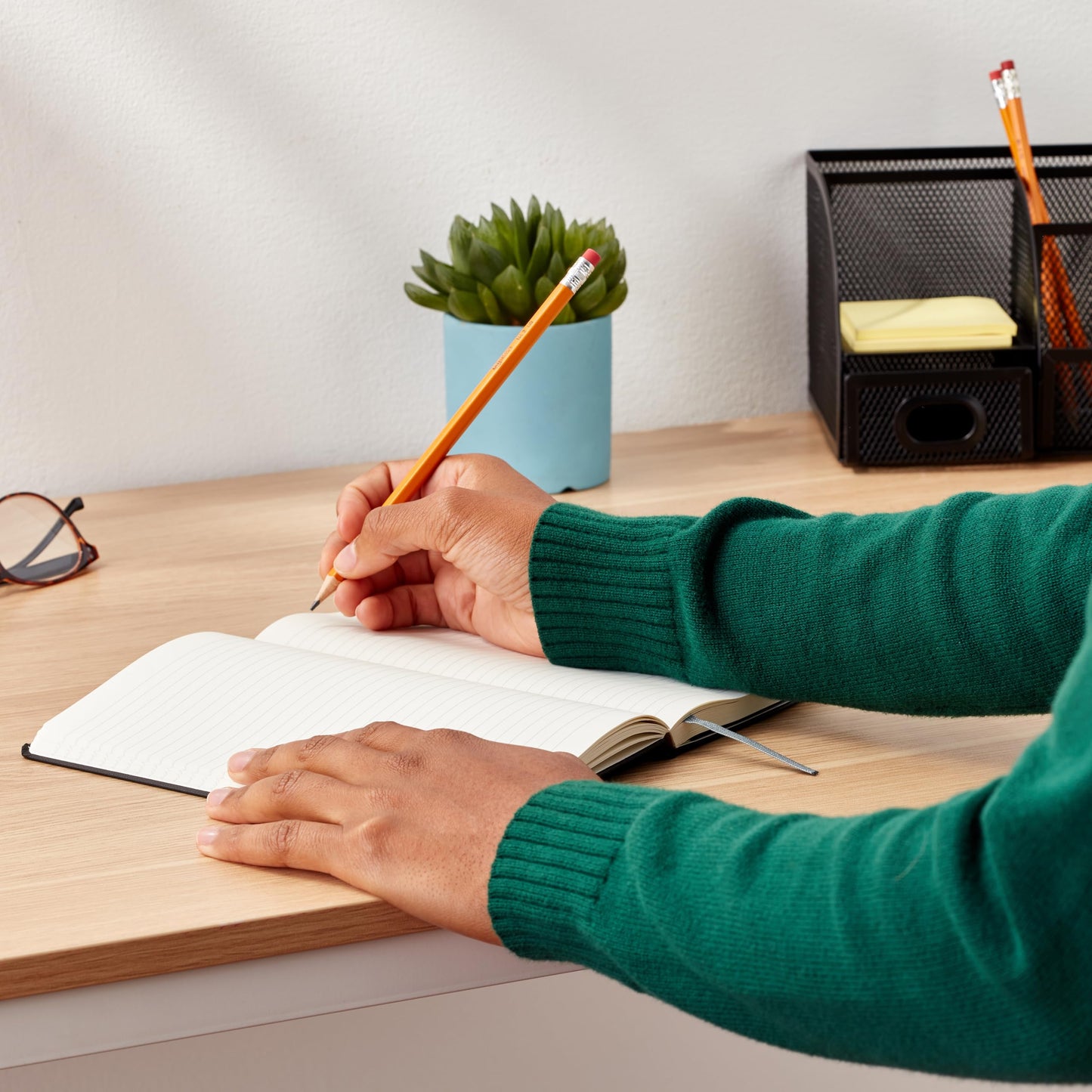 Amazon Basics Notizbuch, klassisches Design, Größe, Schwarz