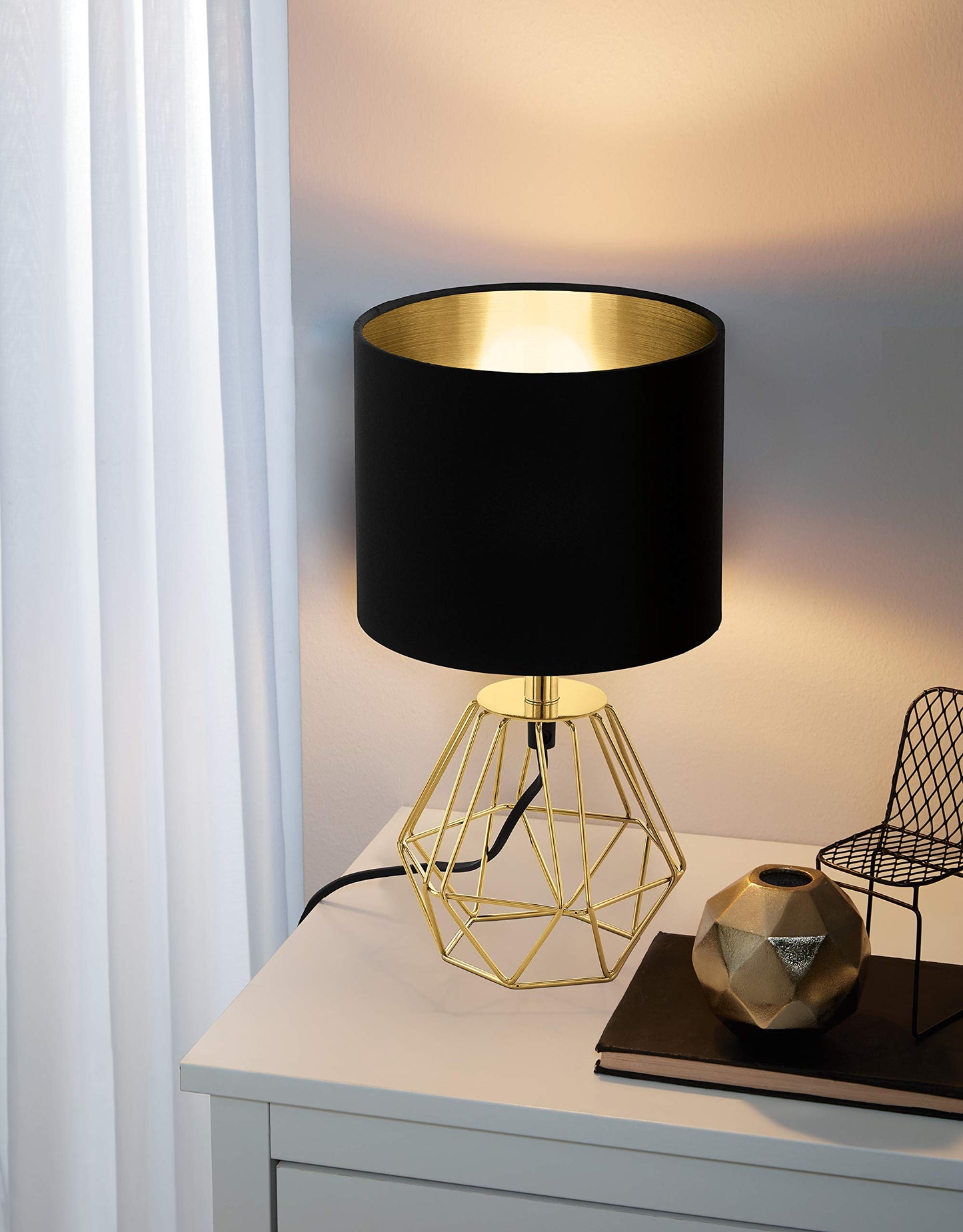 EGLO Nachttischlampe Carlton 2, Deko Tischlampe Vintage, Retro Lampe aus Metall und Stoff in Gold und Schwarz, E14