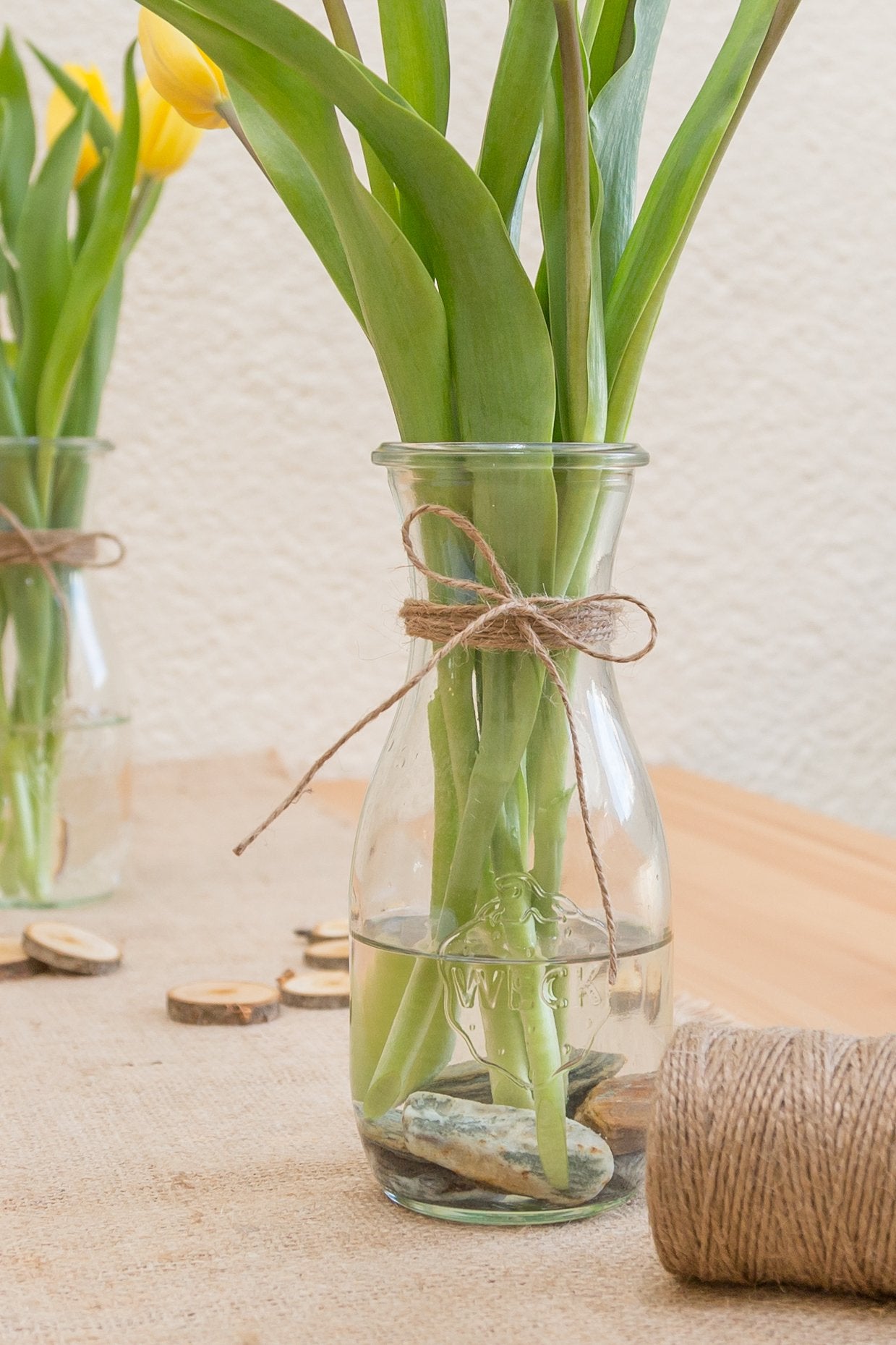 100% Mosel Jutekordel, in Naturbraun (2 mm x 100 m), nachhaltige Schnur aus Jute, rustikales Geschenkband für Weihnachten & Adventszeit, Verpackungsmaterial für jeden Anlass