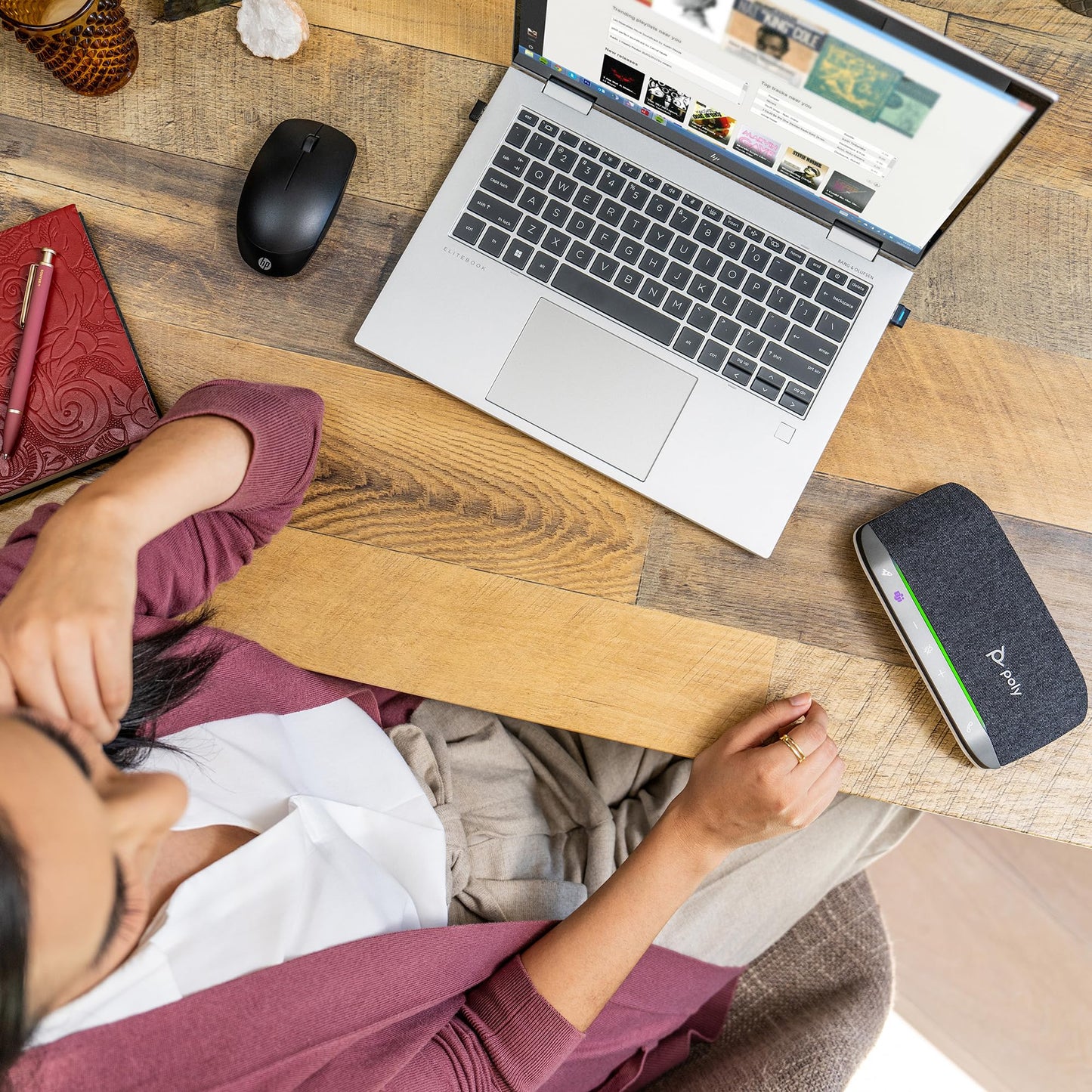 Poly Sync 20 Persönlicher, tragbarer Smart-Konferenzlautsprecher (Plantronics), USB-C, bis 20 Std Akkulaufzeit, Echo-/Rauschunterdrückung, Kompatibel: Teams (zertifiziert), Zoom, PC, Mobiltelefon