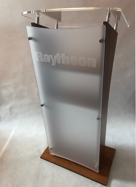 Rednerpult aus Acryl, Holz oder Aluminium? Materialien im Vergleich