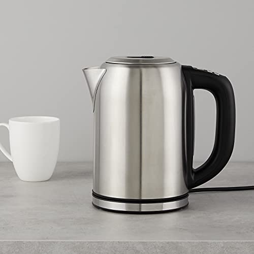 Amazon Basics Edelstahlwasserkocher mit Digitalanzeige, Strix-Controller, Warmhaltefunktion, Temperaturregelung, 1,7 l (EU-Stecker), Silber