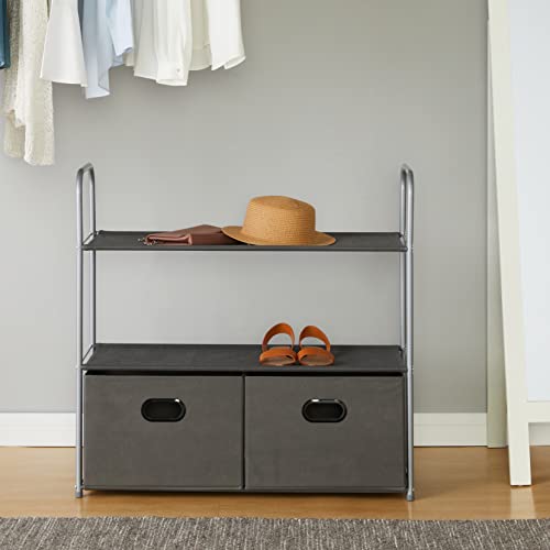 Amazon Basics Schrank-Organisationssystem mit DREI Regalböden aus Stoff und Zwei Zusammenschiebbaren Oben Offenen Behältern, 32.7" x 12.2" x 31", Grau
