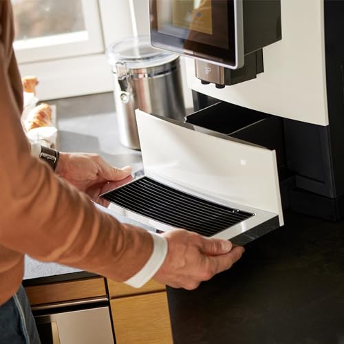 Tchibo Office Kaffeevollautomat INKLUSIVE 1kg Barista Caffè Crema GRATIS, Keramikmahlwerk, Farb-Touchdisplay, 1500 Watt, cremige Milchschaumfunktion, 2 L Wassertank, 30 Tassen am Tag, Weiß