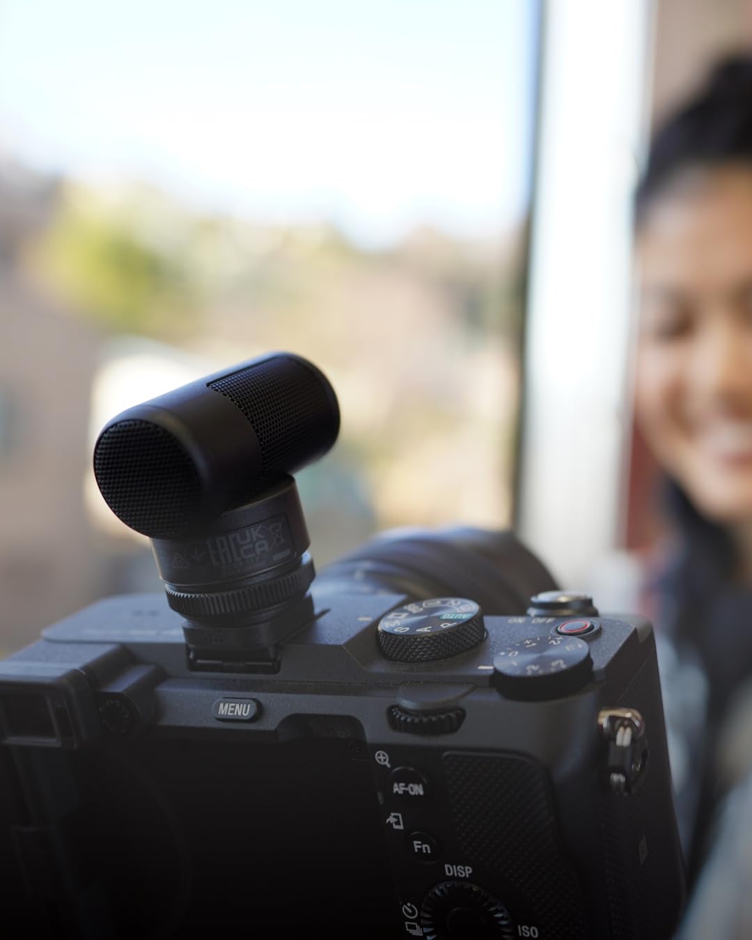 Sony ECM-G1, Shotgun Mikrofon, Klarer Klang, Windschutz, Kompakt & Leicht, Ideal für Kameras, Vlogs, Content Kreation, Streaming