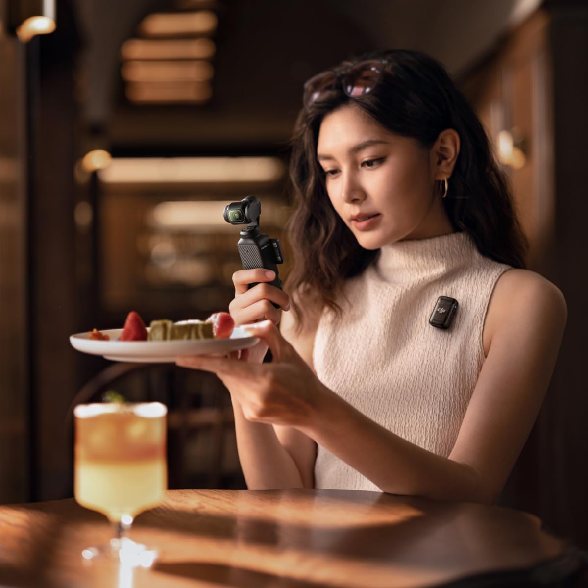 DJI Osmo Pocket 3 Kreativ Combo, vlog kamera 4K mit 1-Zoll-CMOS und 4K/120 fps Video, 3-Achsen-Stabilisierung, digital kamera, schnelles Scharfstellen, inkl. Mikrofon für klaren Ton, YouTube