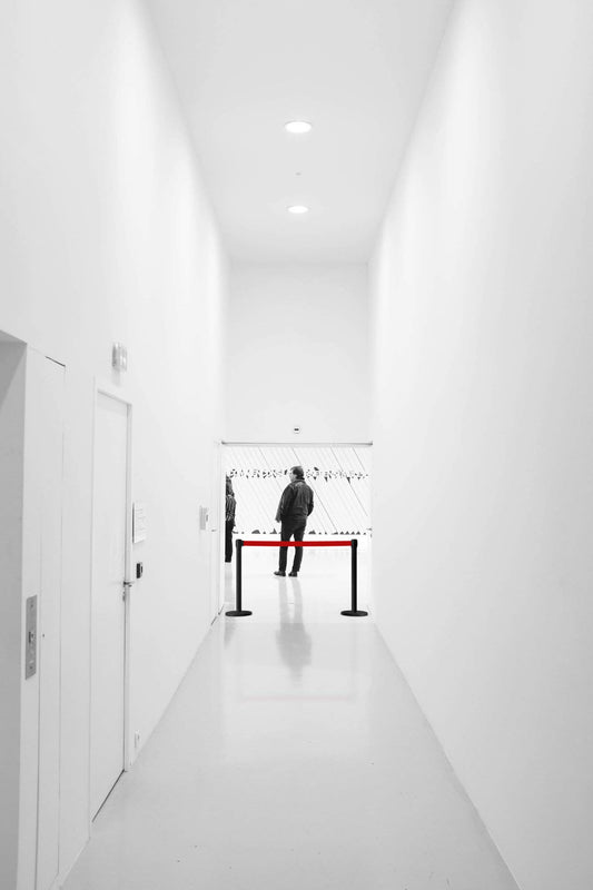 Stagecaptain PLS-200B Absperrständer Personenleitsystem 2 Paar (4 Stück Absperrpfosten, Hotel, Ausstellung, Flughafen, Vip, roter Teppich, Absperrband rot) schwarz