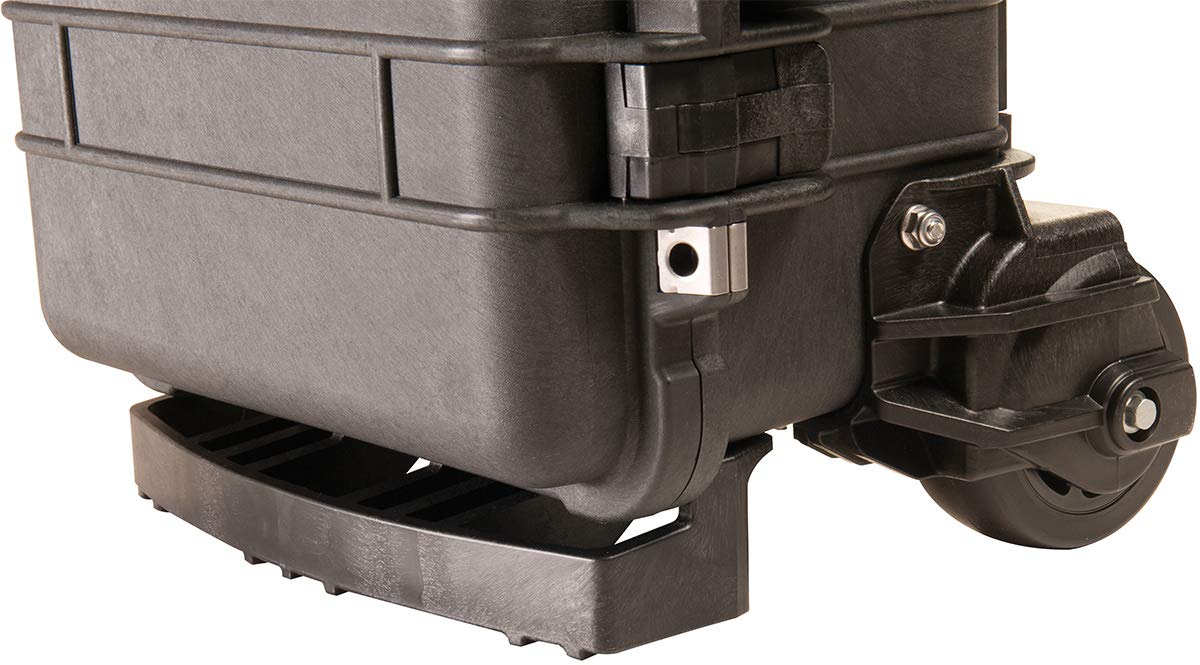 PELI 1510M Trolley, Mobiler Rollkoffer mit Teleskopgriff, IP57 Wasser- und Staubdicht, 27L Volumen, Kein Schaum, Schwarz