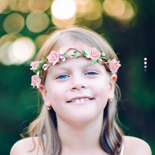 BETESSIN 100Pcs Künstliche Rosen Mini Schaumrosen Klein Dekoblumen Schaumstoff Kunstrosen Köpfe DIY Rosenköpfe Künstlich zum Basteln Party Hochzeit Brautstrauß Geschenk Hellrosa