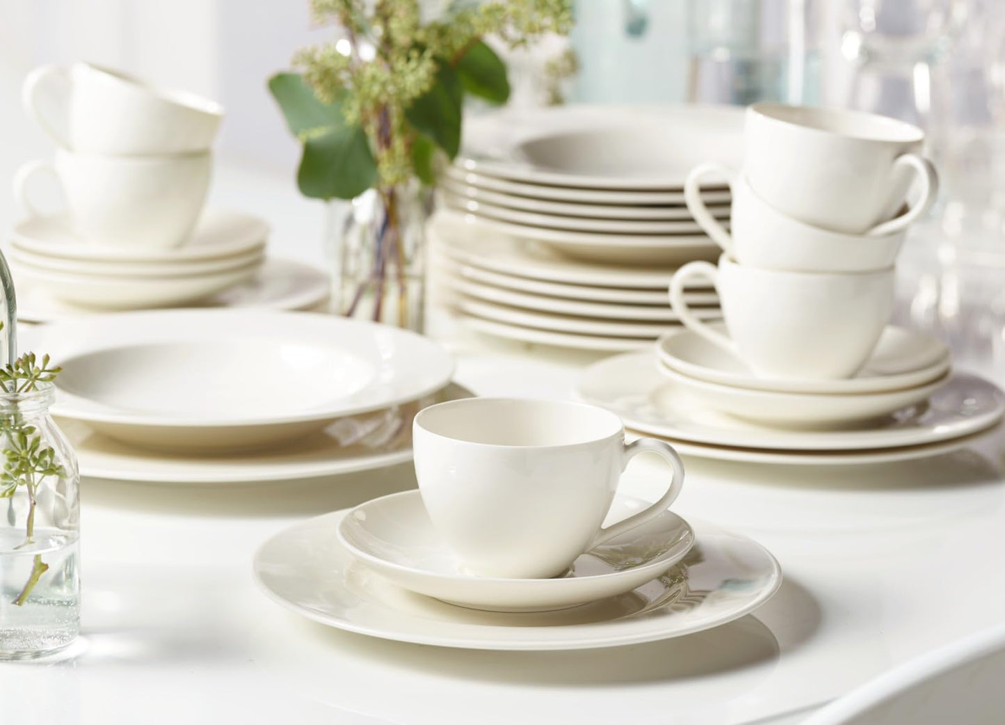 vivo – Villeroy & Boch – Basic White Kombiservice 30 Teilig, Spülmaschinenfest, Mikrowellensicher, Tafelservice Weiß, Geschirrset, Kaffeeservice, Keramik, Teller, Tassen, Premium Porzellan