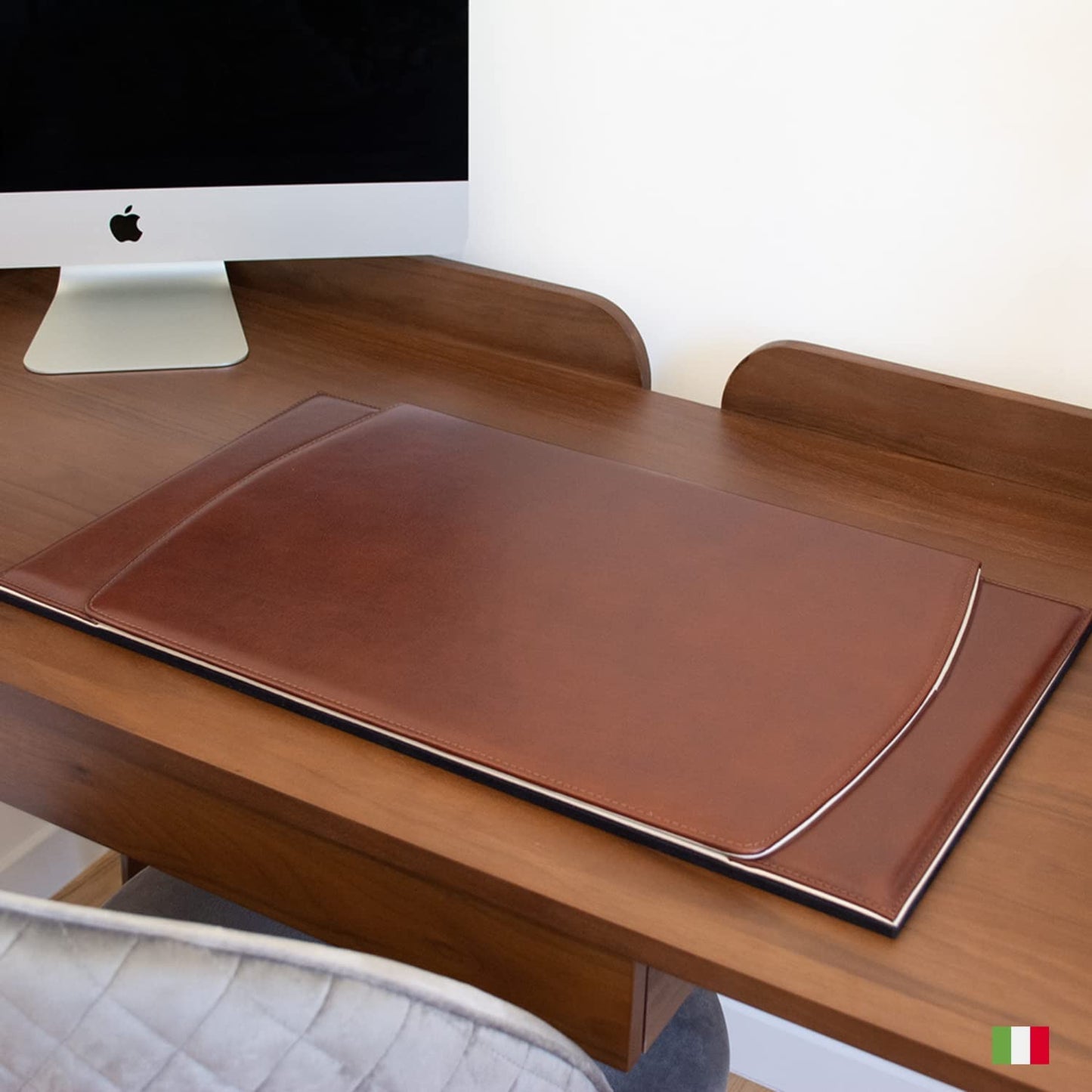 Schreibtisch-Auflage - 100% vollnarbiges Leder – Von fachkundigen Handwerkern in Italien von Hand gearbeitet – Elegant, Weich und Robust - Bedeckt den Schreibtisch, Schützt vor Kratzern - Braun