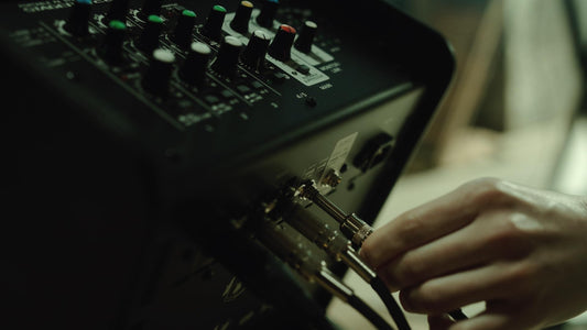 Yamaha STAGEPAS 200 BTR Tragbares PA-System – 180W Class-D Verstärker, 8" Koaxialtreiber, 5-Kanal Digitalmix, Ducker & Feedback-Unterdrückung, Bluetooth-Audio & Fernsteuerung, Inklusive Akku – Schwarz