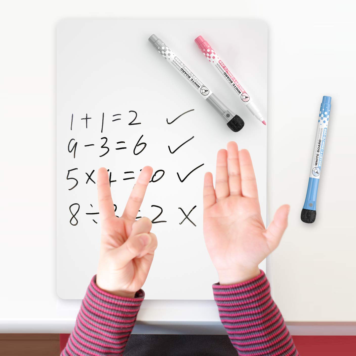 Nicpro Whiteboard Klein A4 (22 x 30 cm), Doppelseitiges Desktop Schreibtafel mit 3 Bunte Stifte, Schwamm, tragbares Mini Whiteboard für Kinder, Schüler, Klassenzimmer, Schulmaterial, Lernen