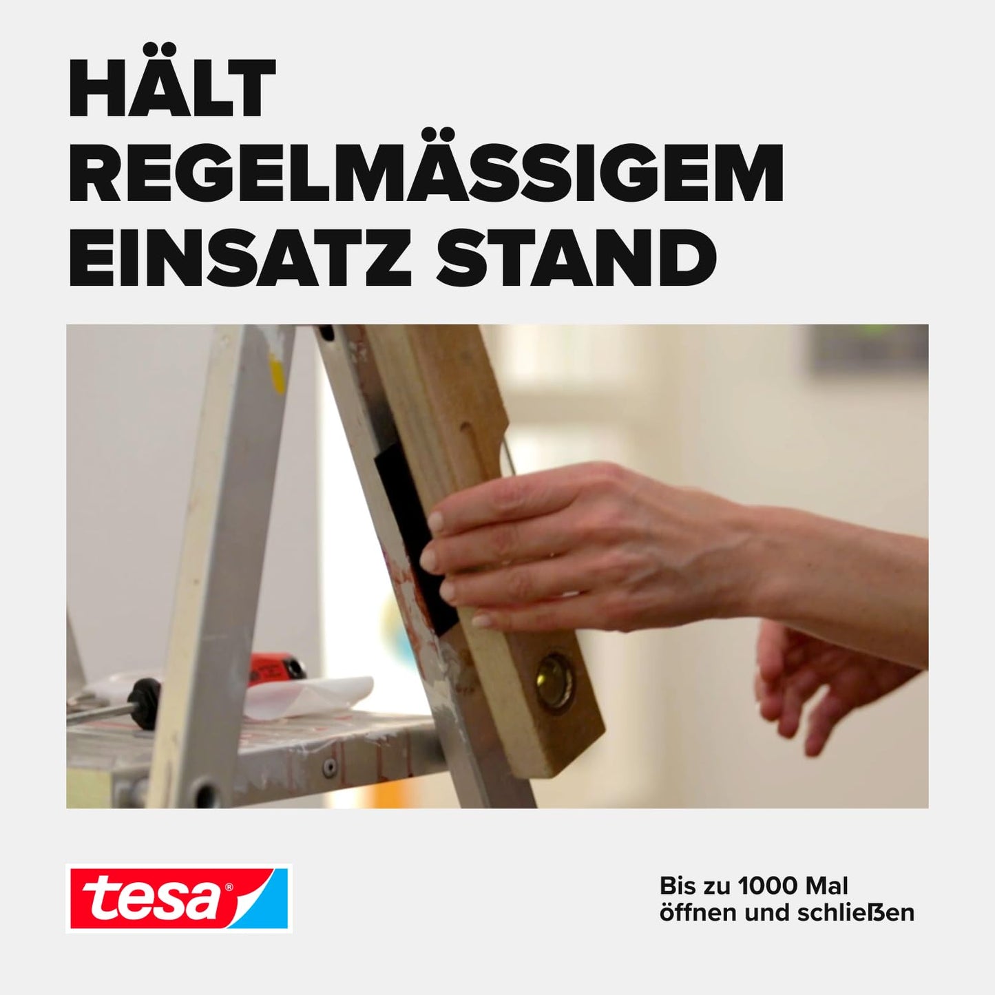 tesa On & Off Extrastarkes Klettband - Selbstklebende Klettstreifen zum Befestigen schwerer Gegenstände, extra stark - 100cm x 5 cm