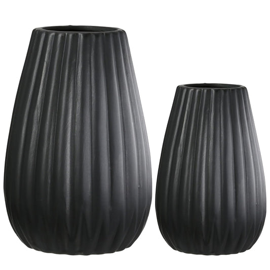 GILDE Deko Vasen Set 2-teilig – 2 Stück Vase Schwarz Höhe 12,5/17 cm – kleine Blumenvasen schwarz handgefertigt aus Porzellan für Tulpen Pampasgras Rosen – Dekoration Moderne Vase Frühling Ostern