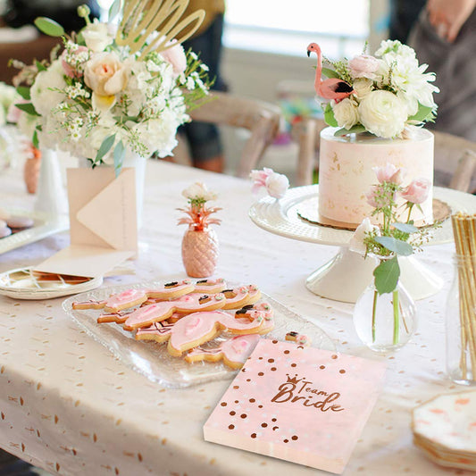 JGA Servietten Rosegold, 32 Stück Team Bride Servietten Tisch Deko, Rosa Team Braut Papierservietten für Frauen Party Deko JGA Tischdeko Junggesellen Junggesellinnenabschied Abschied