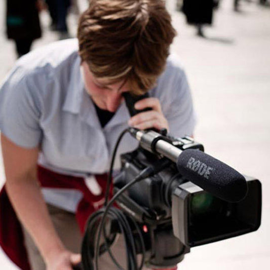 RØDE NTG2 Richtrohr-Kondensatormikrofon mit Supernierencharakteristik für Broadcast-, Bühnen-, Filmton- und Videobereich, Schwarz