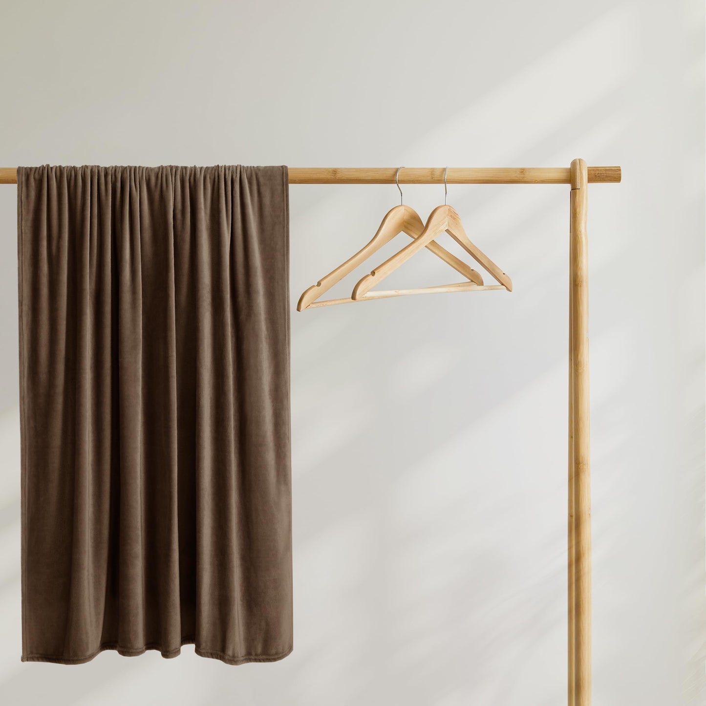 DecoKing Kuscheldecke 70x150 cm braun Decke Microfaser Tagesdecke Fleece weich sanft kuschelig Schoko Brown Chocolate Mic