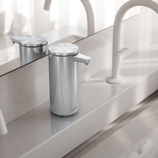 simplehuman 266ml Sensorspender, wiederaufladbarer automatischer Flüssigseifenspender, Variable Dosierung, tropffreies Ventil, IP67 wasserdicht, gebürsteter Edelstahl, ST1082