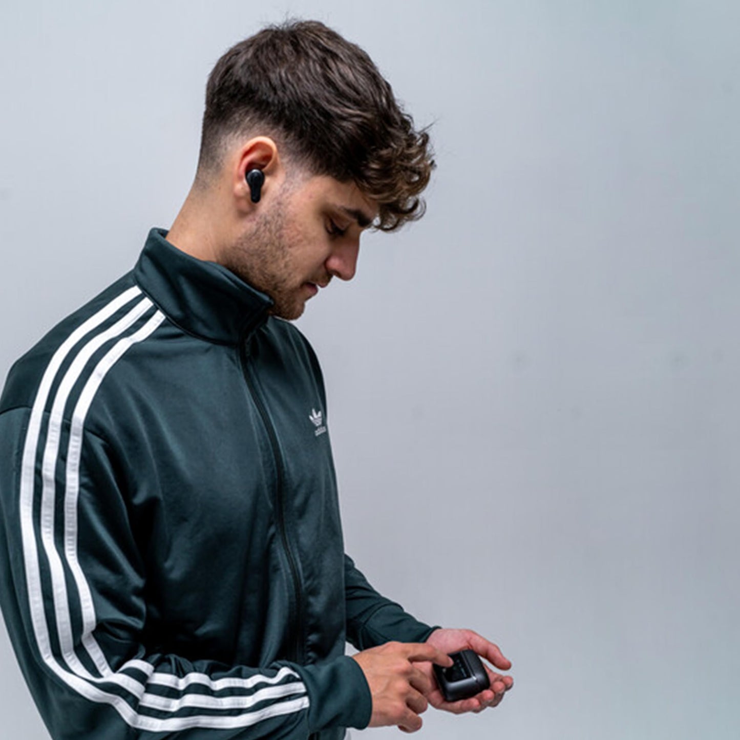 JBL Tour Pro 2 – True Wireless In-Ear Kopfhörer – Bluetooth Kopfhörer mit Active Noise Cancelling und Smart Ladecase in Schwarz – Bis zu 40 Stunden Wiedergabezeit mit nur einer Akkuladung