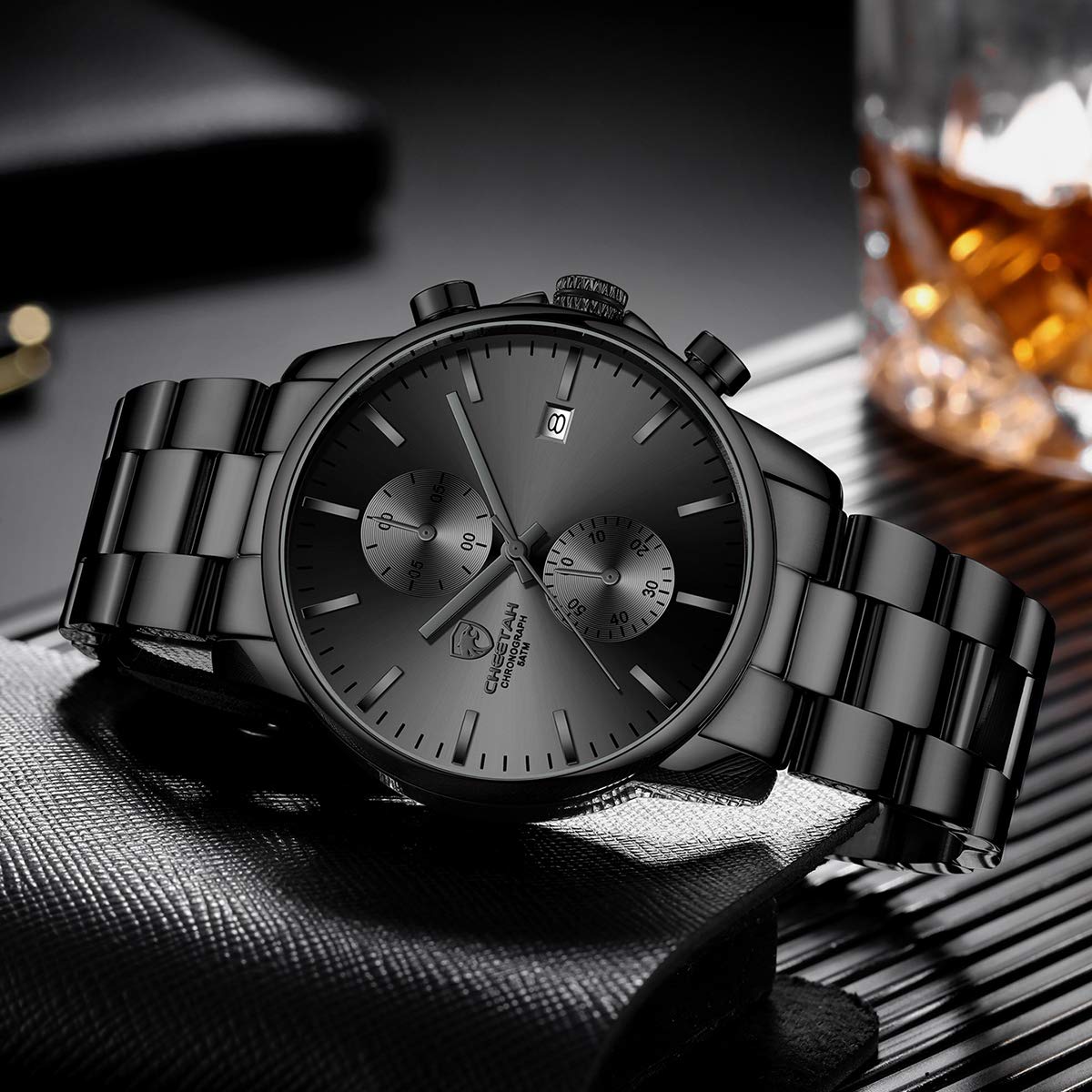 Herrenuhren mit lässiger wasserdichter Chronographen Quarzuhr aus Edelstahl und Metall, Auto Date in farbenfrohen Zeigern