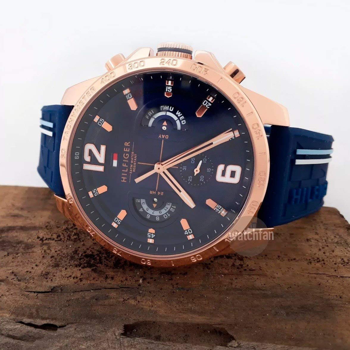 Tommy Hilfiger Analoge Multifunktionale Quarz-Uhr für Herren 46mm - Marineblaues Zifferblatt mit Silikonarmband, Funktionen für Tag, Datum und 24 Stunden, Wasserdicht bis 5ATM - 1791474