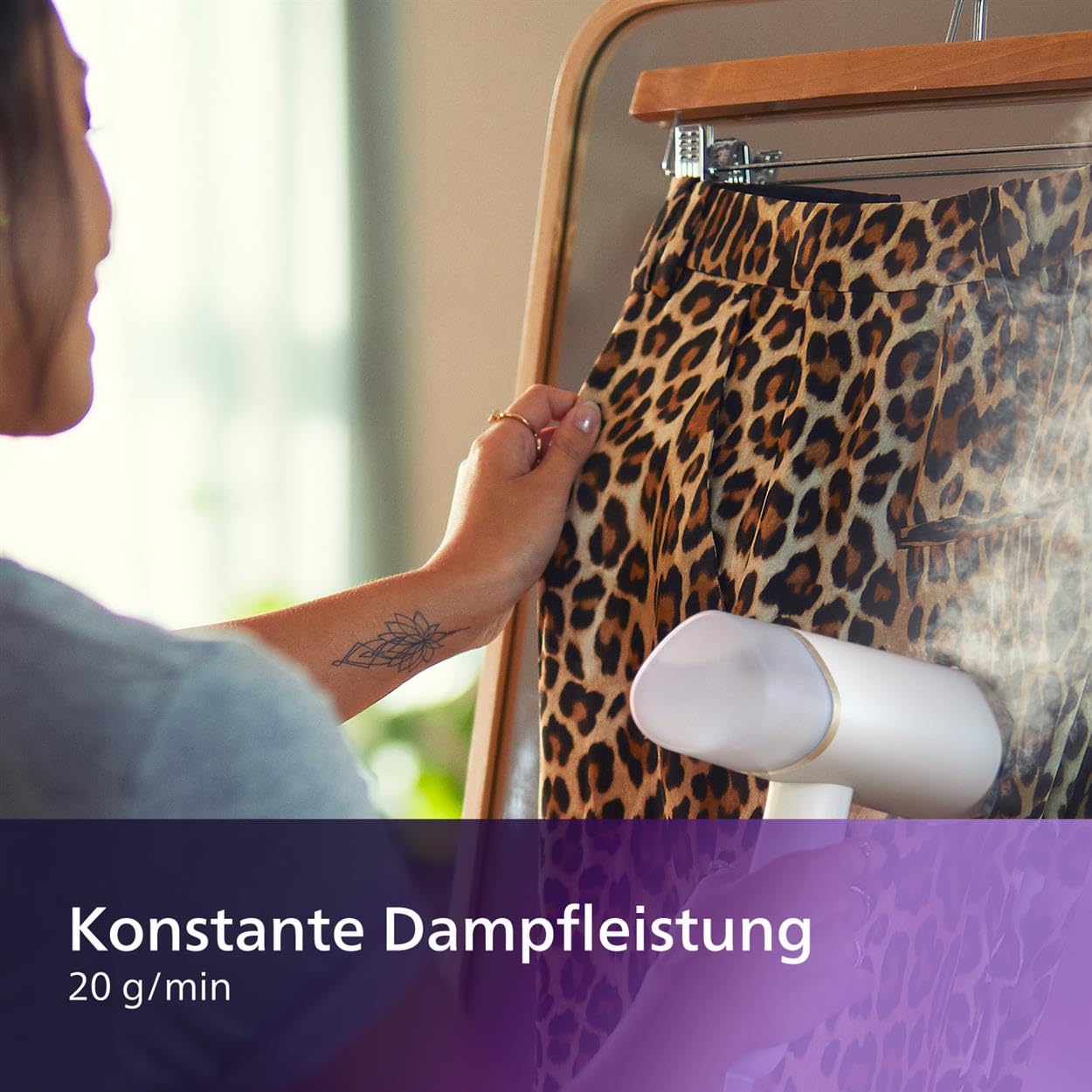 Philips 3000-Serie Tragbarer Dampfglätter - 1000 W, Kompakt und Faltbar, 120ml Wassertank konstante Dampfleistung 20 g/min, Kein Bügelbrett erforderlich, Weiß (STH3020/10)