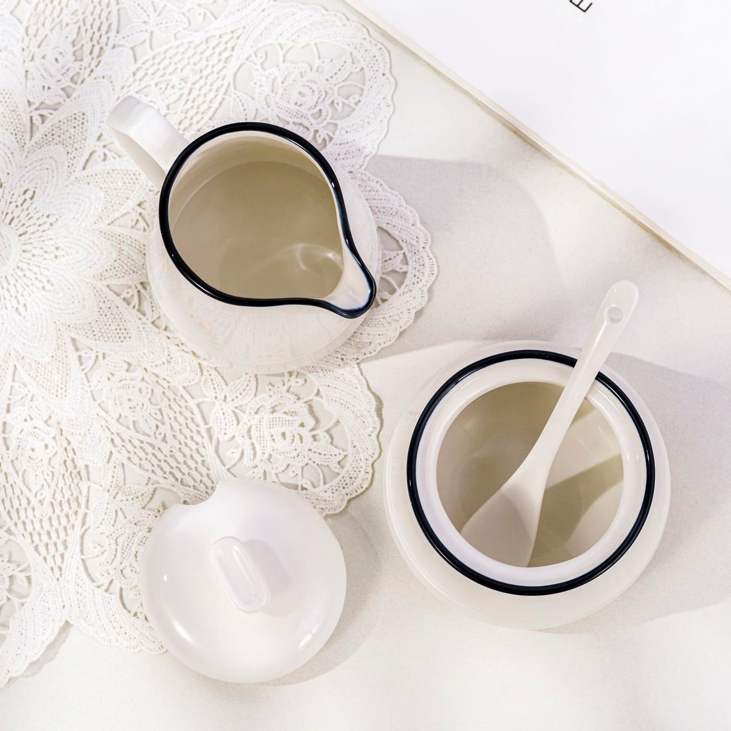 Winlauyet Porzellan Milch- und Zuckersets 3 in 1, elegant gestaltetes Keramik Kaffeeservice für täglichen Gebrauch, inklusive Sahnegießer und Zuckerdose, mikrowellen- und spülmaschinengeeignet