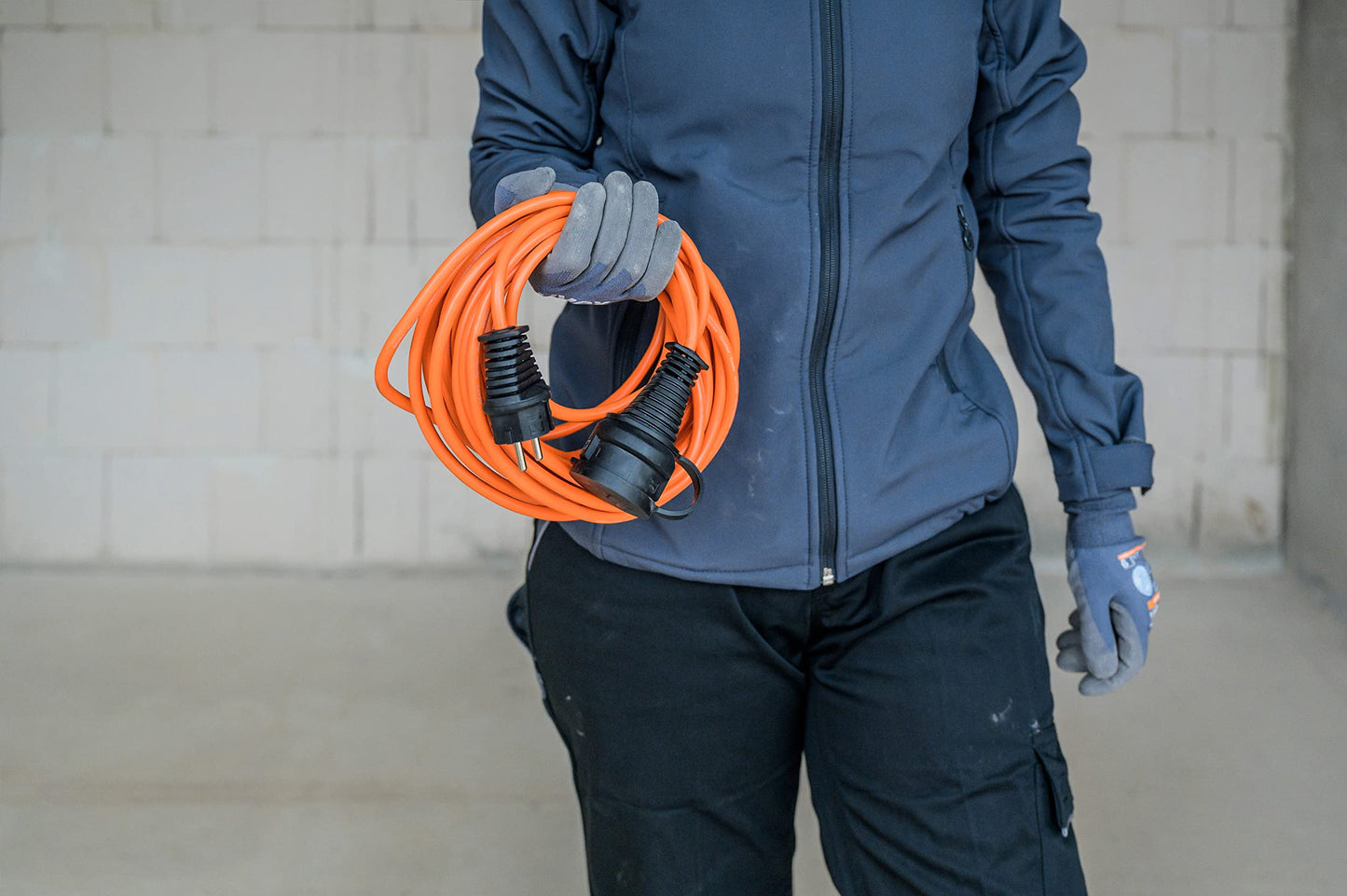 Brennenstuhl BREMAXX Verlängerungskabel (10m Kabel in orange, für den kurzfristigen Einsatz im Außenbereich IP44, Stromkabel einsetzbar bis -35 °C, öl- und UV-beständig, Made in Germany)