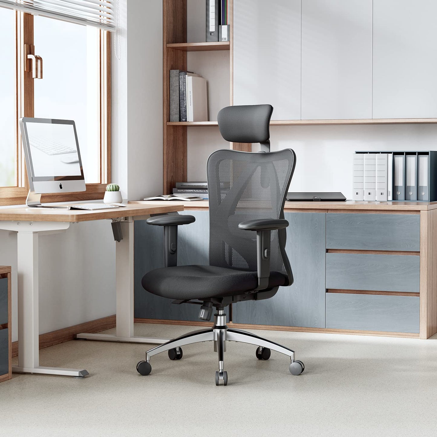 SIHOO Bürostuhl Ergonomischer Schreibtischstuhl, Drehstuhl hat Verstellbarer Lordosenstütze, Kopfstütze und Armlehne, Höhenverstellung und Wippfunktion, Rückenschonend, Bis 150kg/330LB Belastbar