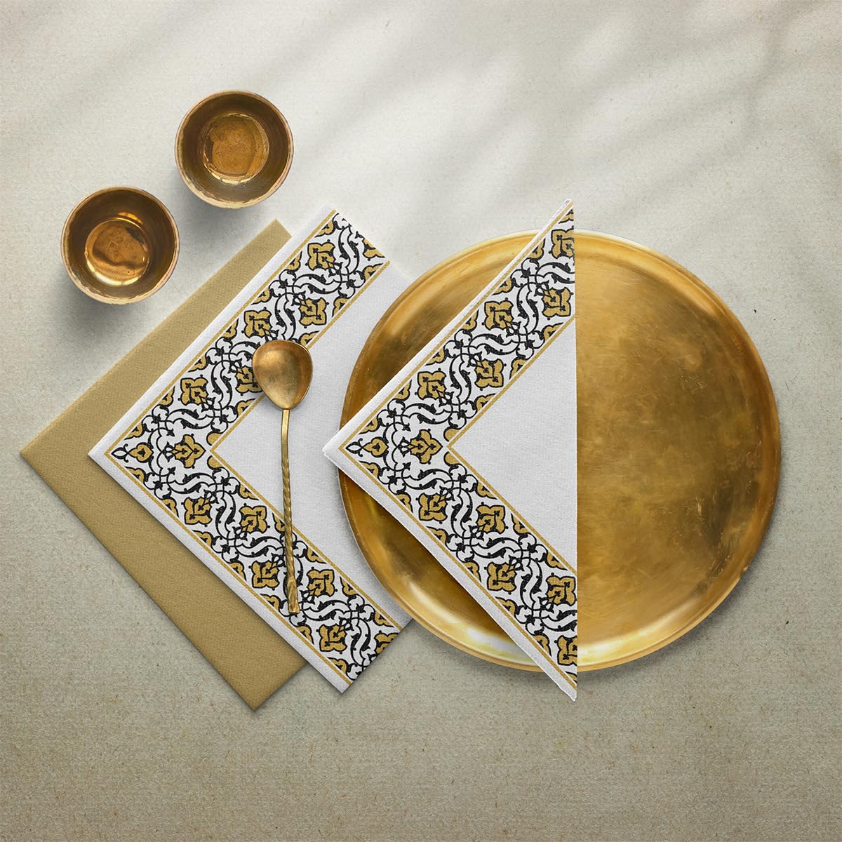 PAW - Servietten aus Airlaid - Stoffähnlich (40 x 40 cm) I 50 Stück I Ideal für Hochzeit, Taufe, Kommunion, Geburtstag I Hochwertige Tischdeko Stoffservietten - Gold-Schwarz I Floral Frame gold-black