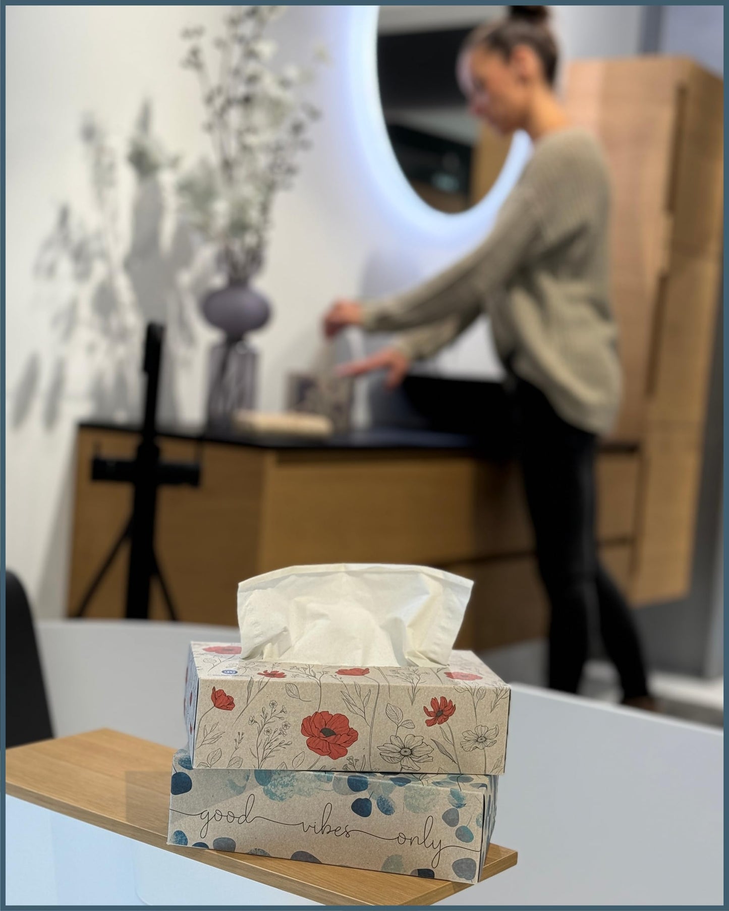 oecolife Taschentücher RECYCLING, 4-lagig, 1600 Tücher, 20 Pck. á 80 St., plastikfrei verpackt, in verschiedenen Verpackungsmotiven, nachhaltig, weiche & sanfte Taschentücher