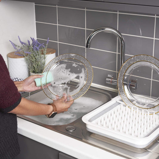 MATANA 20 Premium Plastikteller mit Goldrand, Hartplastik Teller Gold (26cm) - Plastikteller Mehrweg, Kunststoffteller, Partyteller für Hochzeiten, Geburtstage, Partys - Elegantes Party Teller